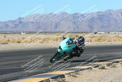 media/Jan-10-2025-CVMA Friday Practice (Fri) [[489e0da257]]/Group 4 and Trackday/Session 2 (Turn 4 Inside)/